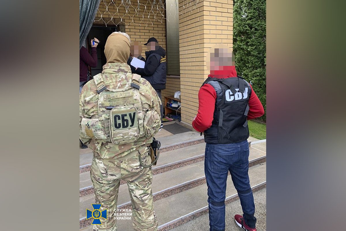 “Заробляли” вони на тому, що брали гроші за безкоштовні операції “Заробляли” вони на тому, що брали гроші за безкоштовні операції