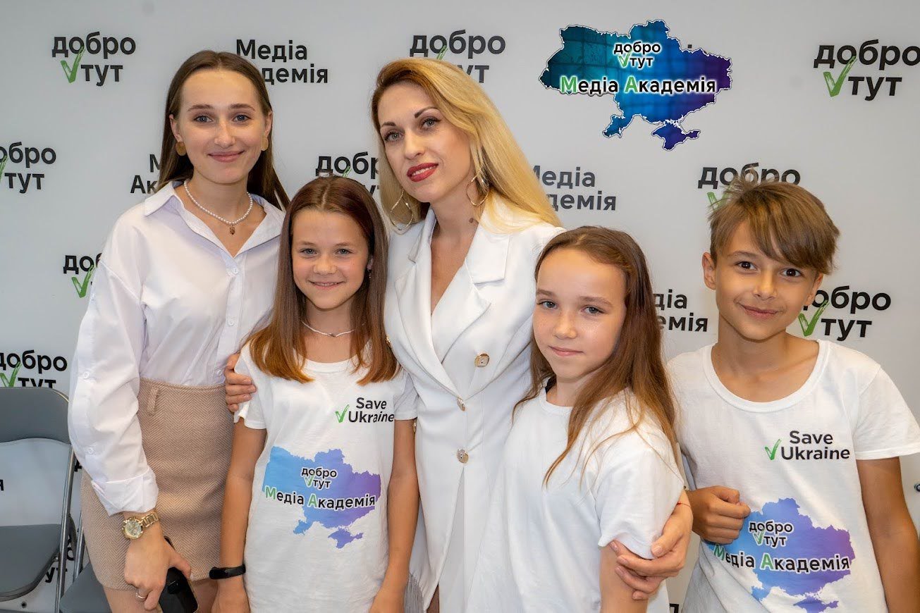 Журналістка та телеведуча Анастасія Староскольцева з дітьми Журналістка та телеведуча Анастасія Староскольцева з дітьми