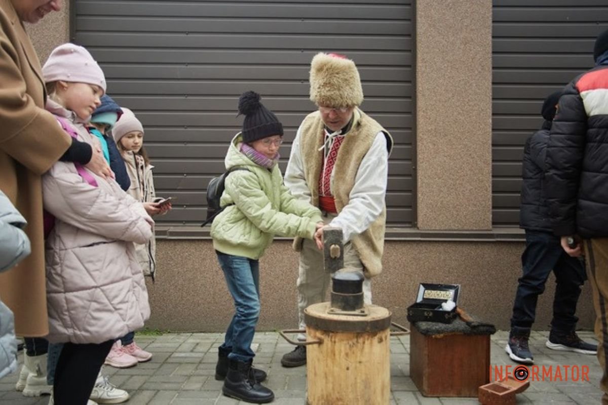 Как экономить деньги, отличить фальшивку и что знали кузнецы об изготовлении монет: ConcordBank показал школьникам мир за кулисами банка 9