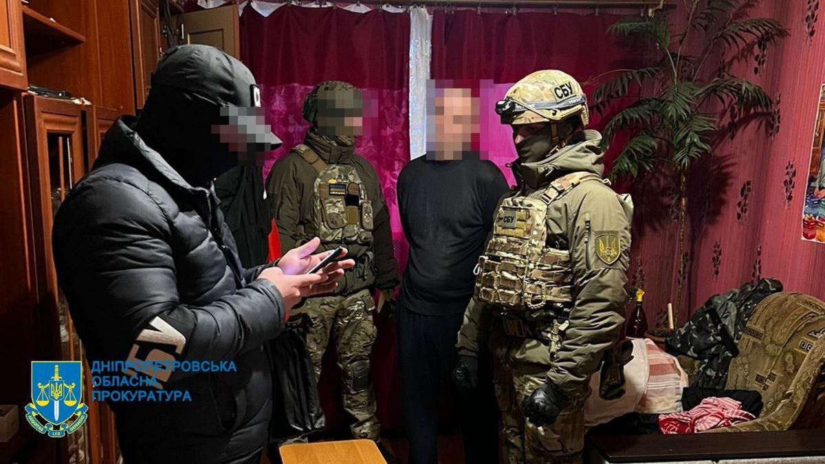 Чоловік збирав розвіддані про місця базування та переміщення Сил оборони у нашому регіоні. Чоловік збирав розвіддані про місця базування та переміщення Сил оборони у нашому регіоні.