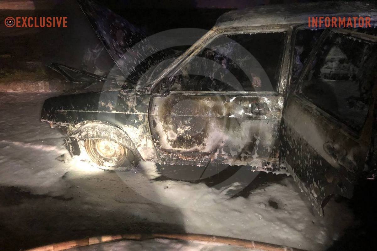 На вулиці Качалова горів ВАЗ 21099