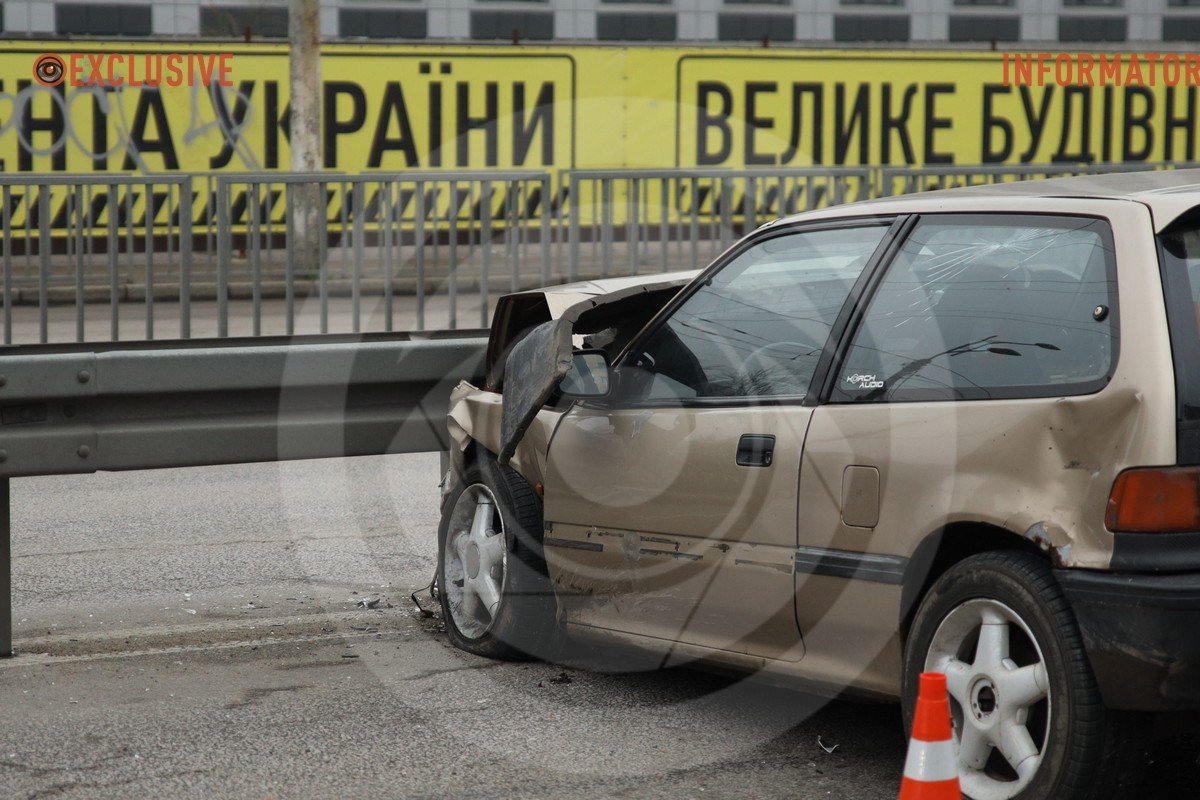 Водій Honda Civik не впорався з керуванням
