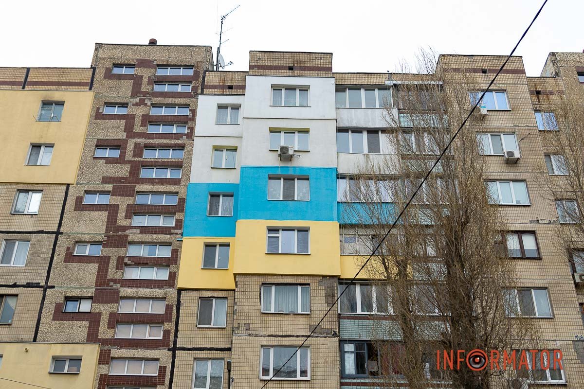 На будинку поруч - уся палітра кольорів утеплення На будинку поруч - уся палітра кольорів утеплення