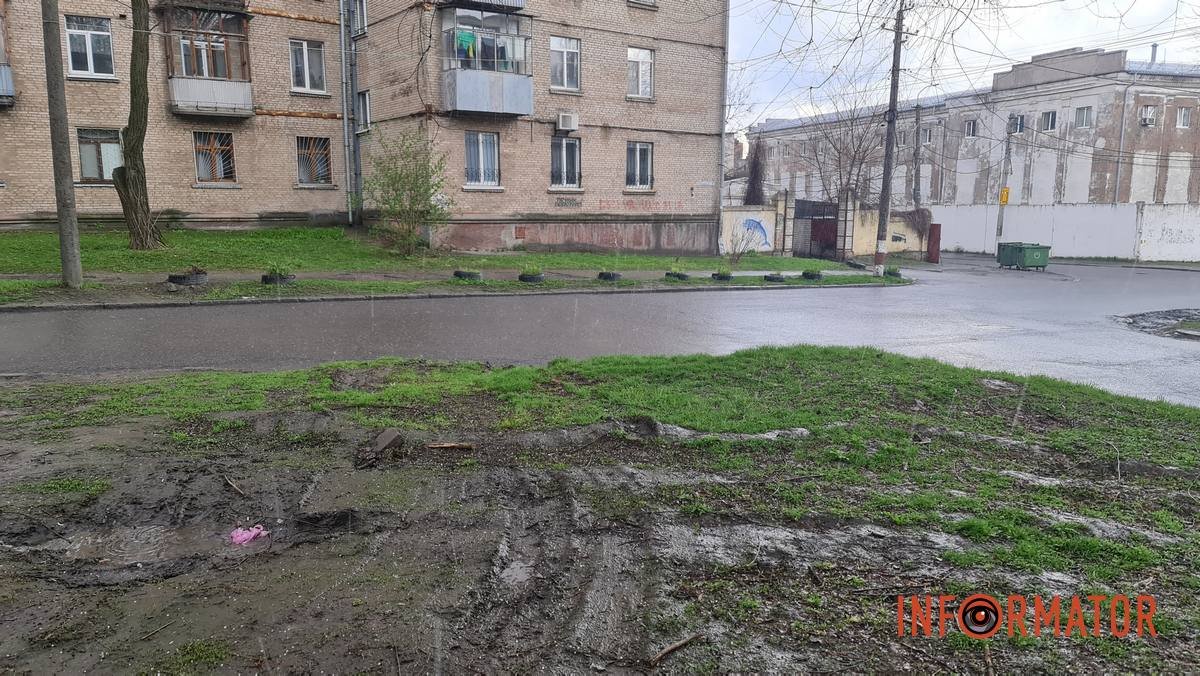 Потім випав град