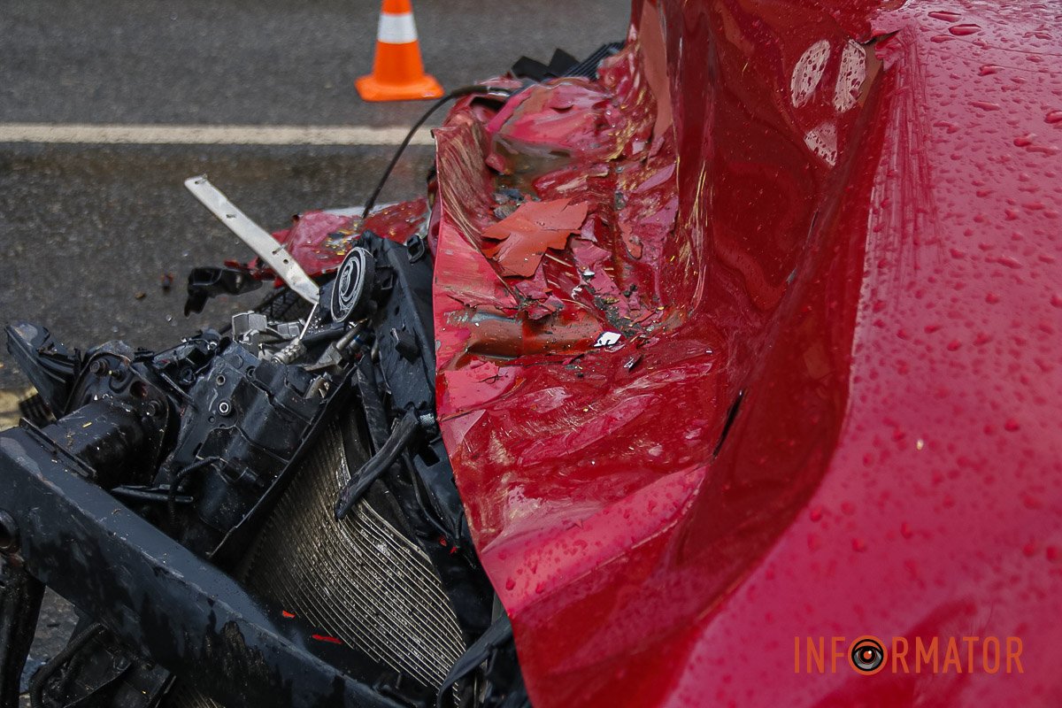 Вона пошкодила коліно