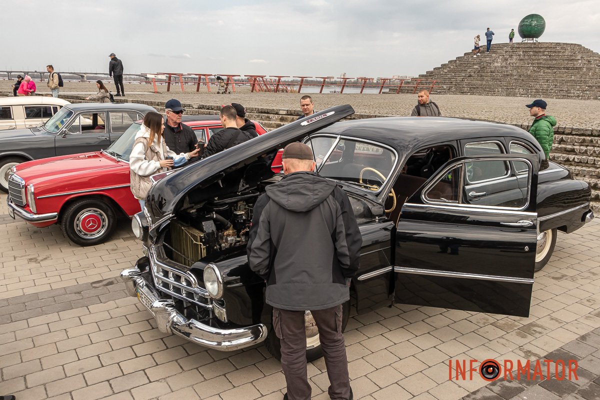 Привертає увагу Привертає увагу