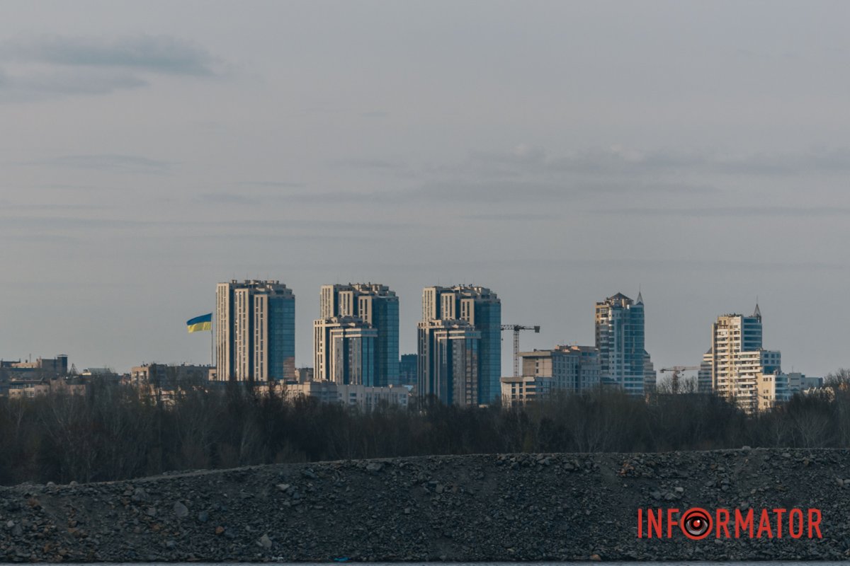 Дніпро продовжує жити