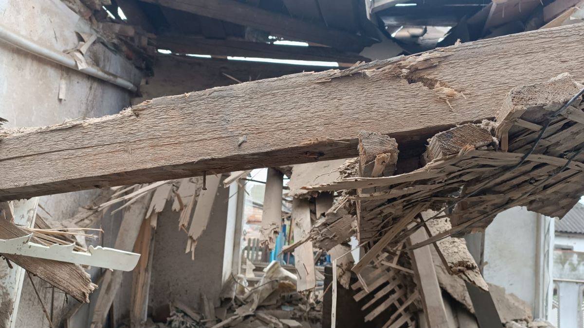 12 квітня вони вдарили по житлових будинках у Нікополі 12 квітня вони вдарили по житлових будинках у Нікополі