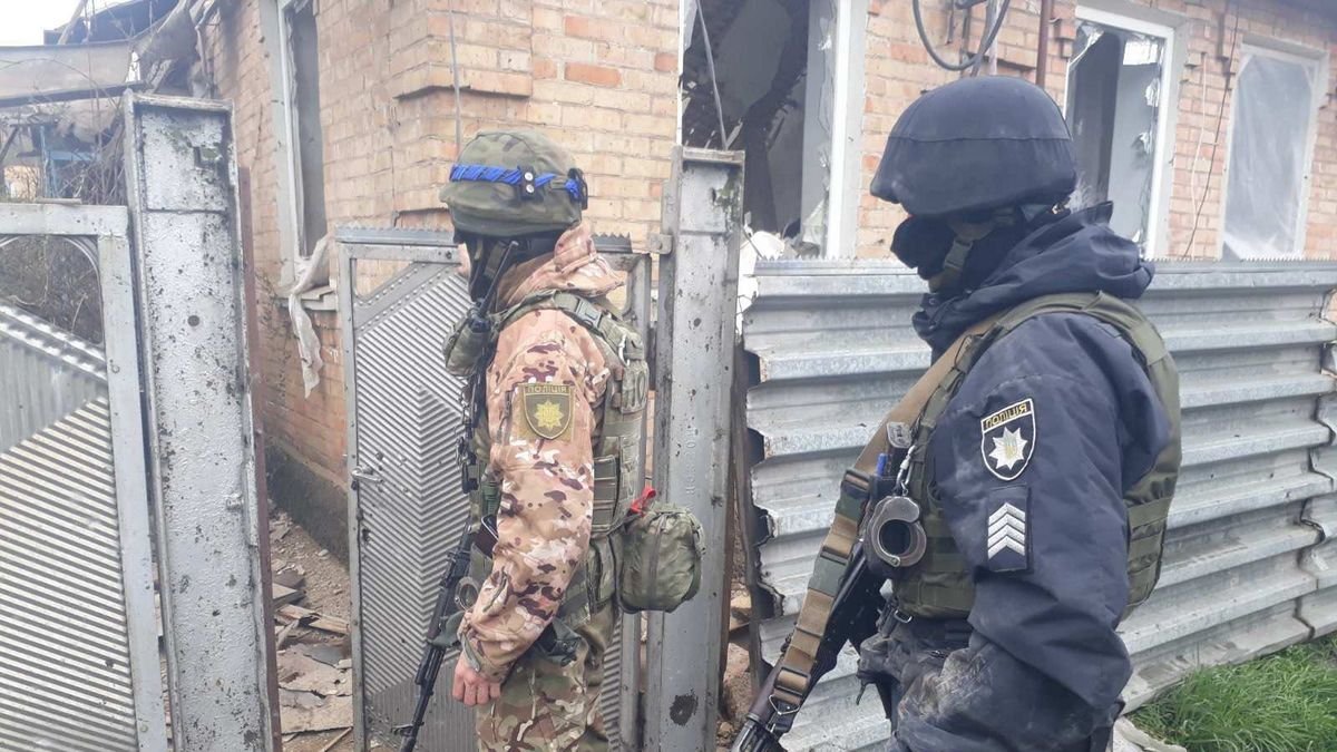 Першими на місце обстрілів прибули поліцейські Першими на місце обстрілів прибули поліцейські