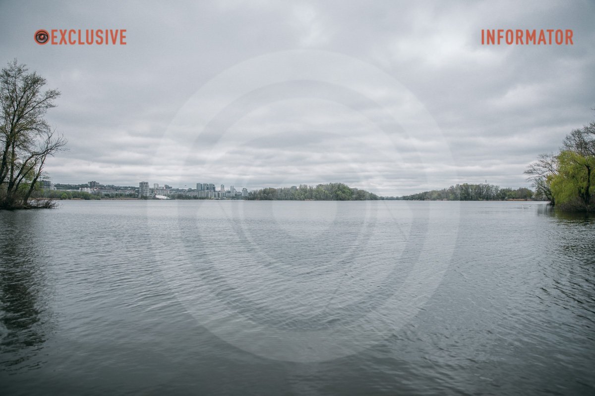 Дніпро широкий