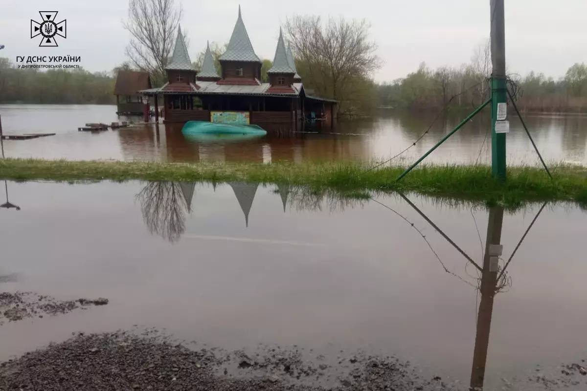 Станом на 10:00 16 квітня затоплено 148 будинків та території 160 приватних домоволодінь.