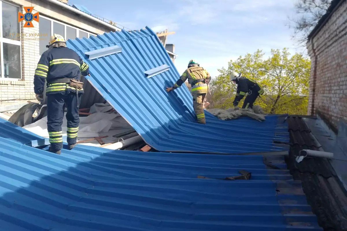 На місці працювали надзвичайники На місці працювали надзвичайники