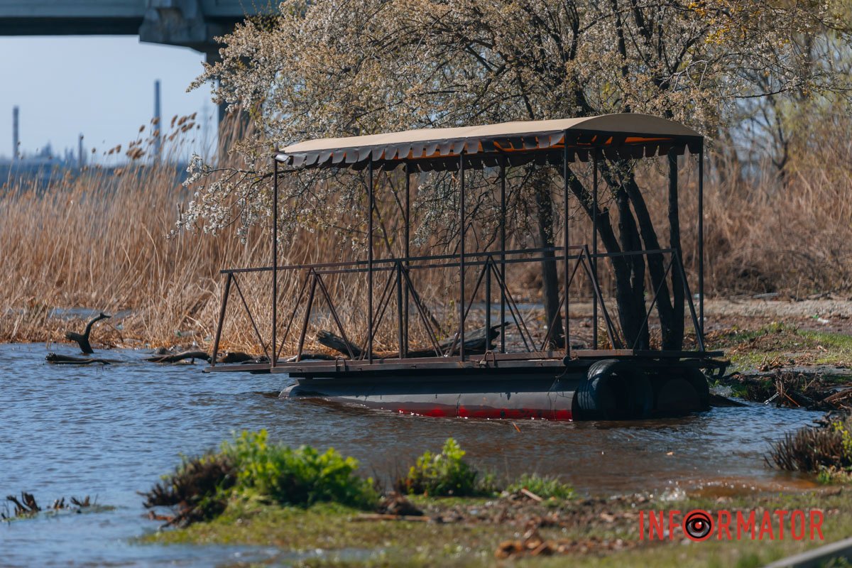 Причал трохи змістився
