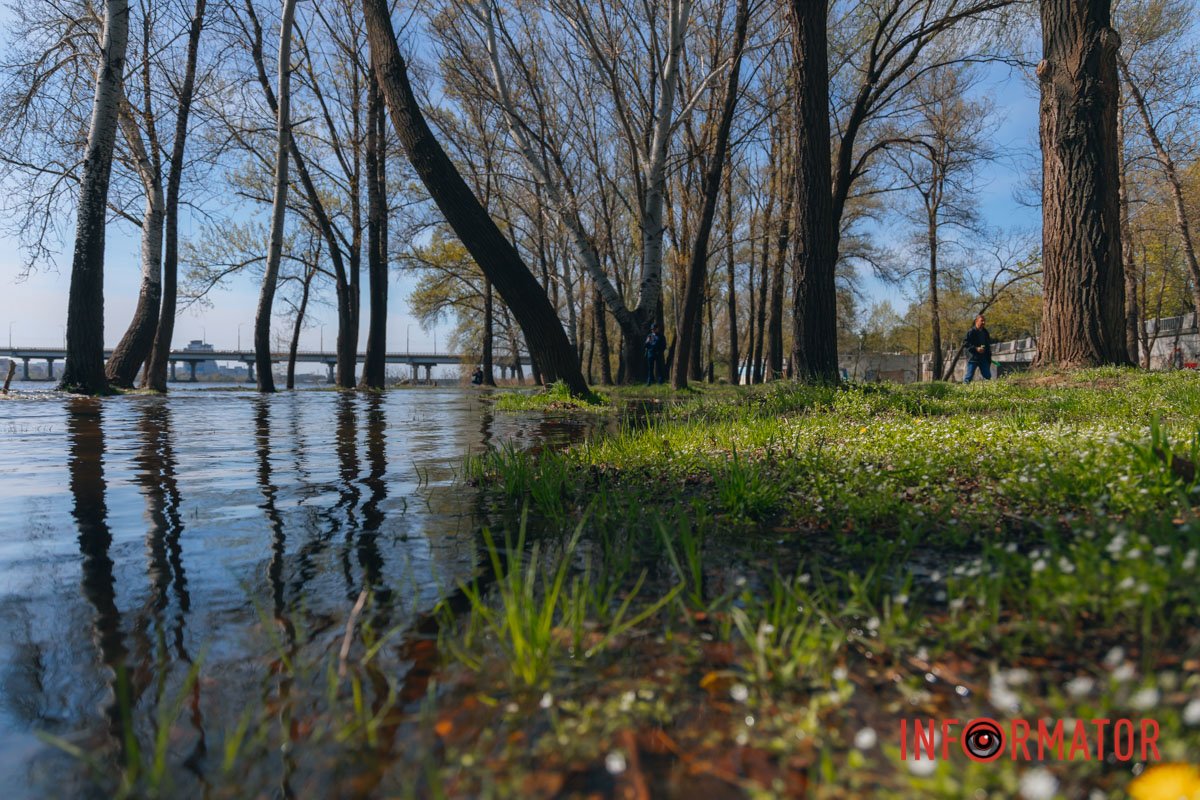 На набережній біля Маршала Малиновського