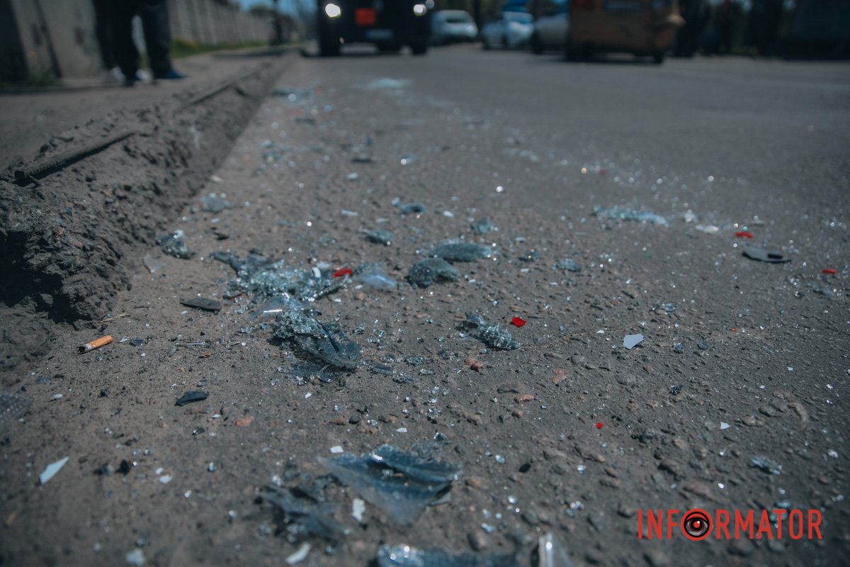 На місці все ще залишаються уламки