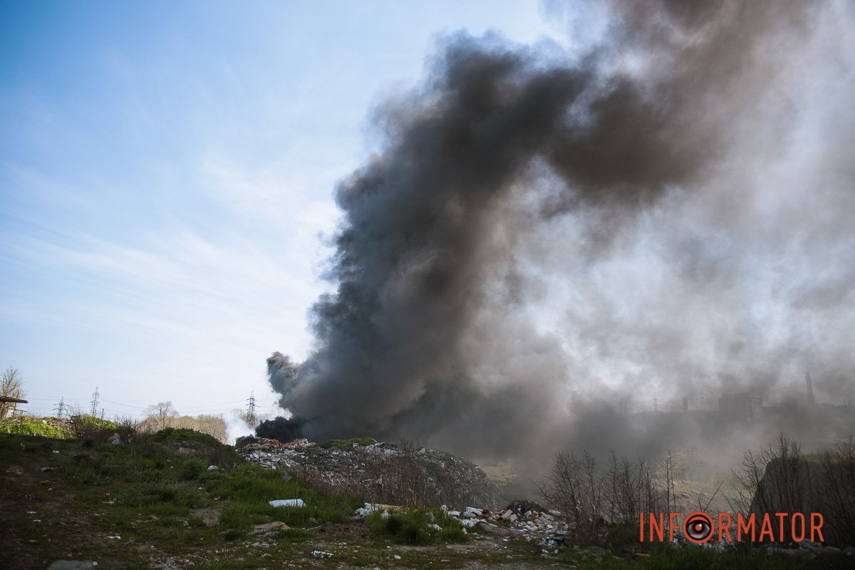 Стовп чорного диму побачили у Новокодацькому районі