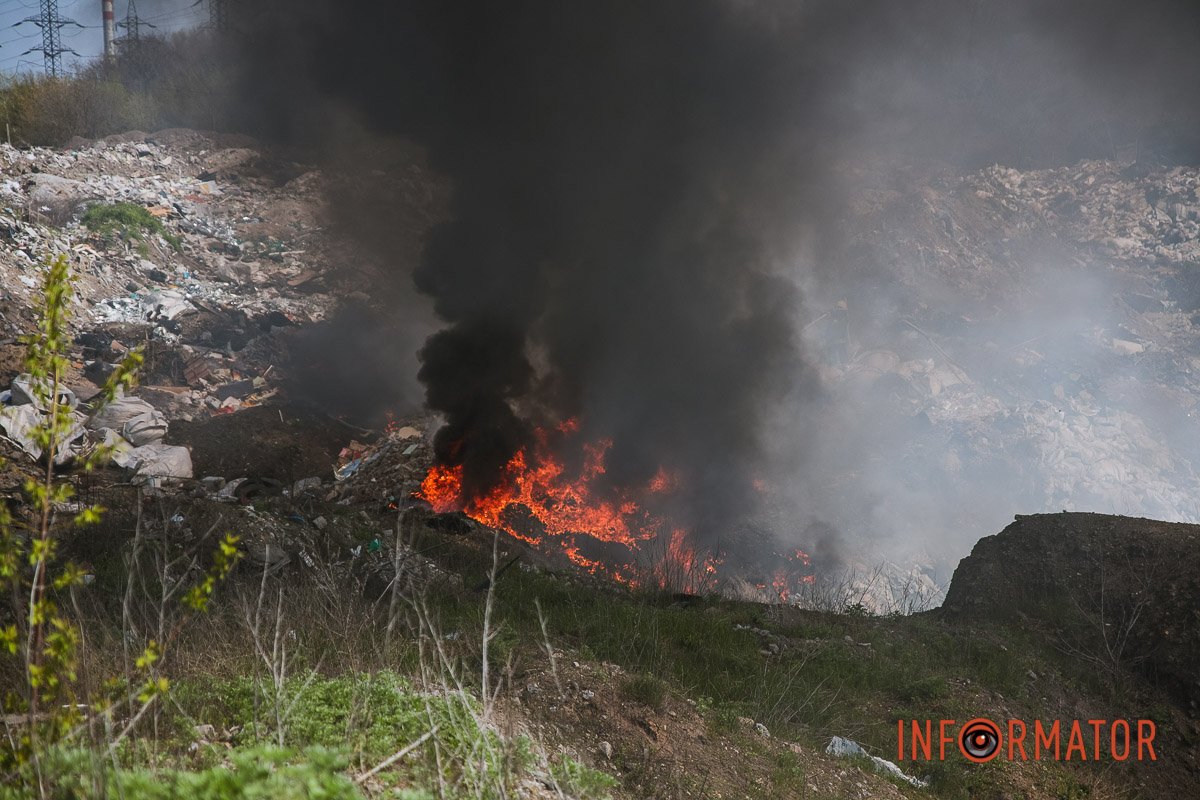 Вогонь швидко поширився через пориви вітру