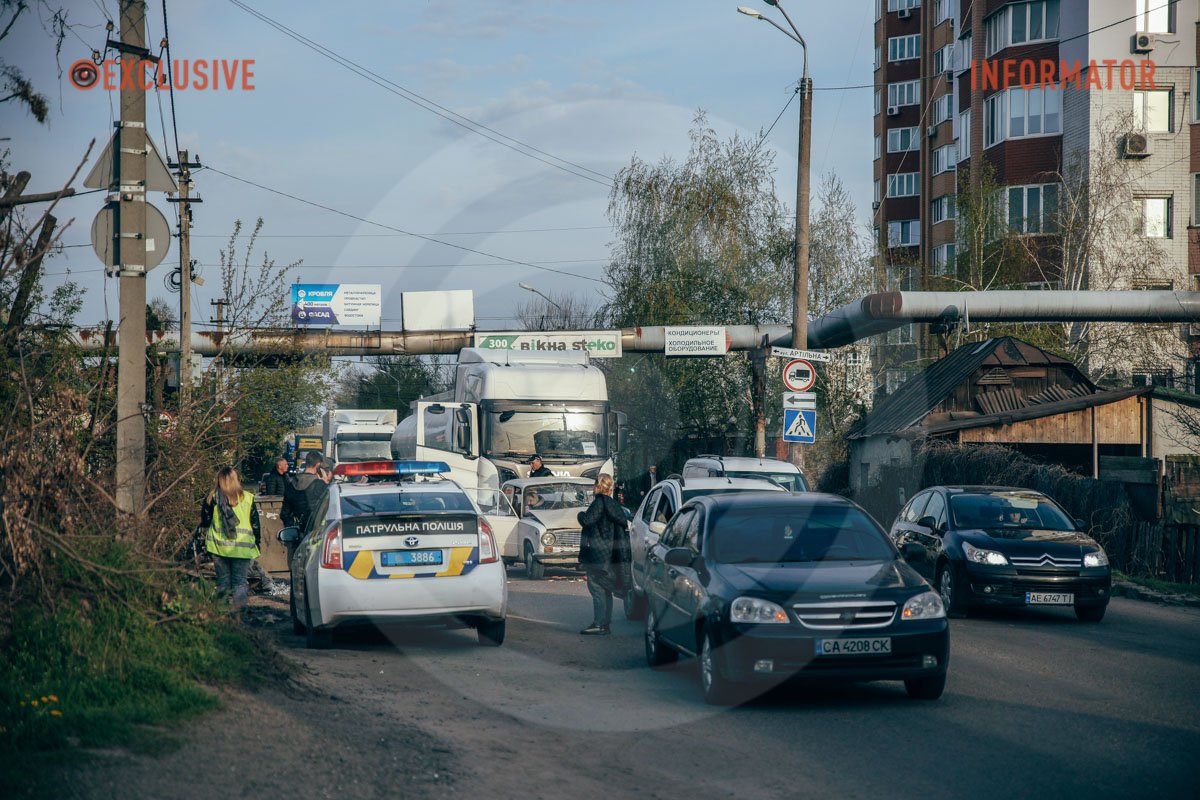 На місці працює патрульна поліція На місці працює патрульна поліція