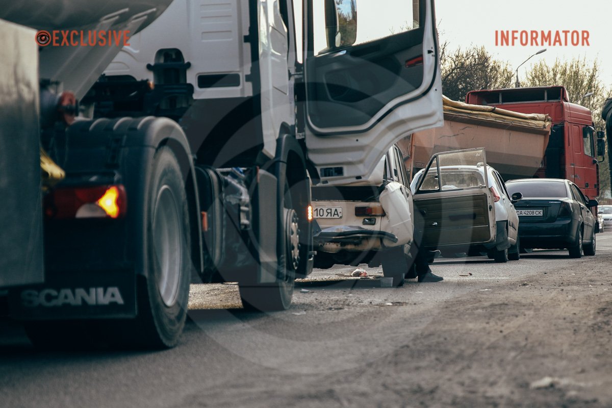 ВАЗ в’їхав у задню частину Geely ВАЗ в’їхав у задню частину Geely