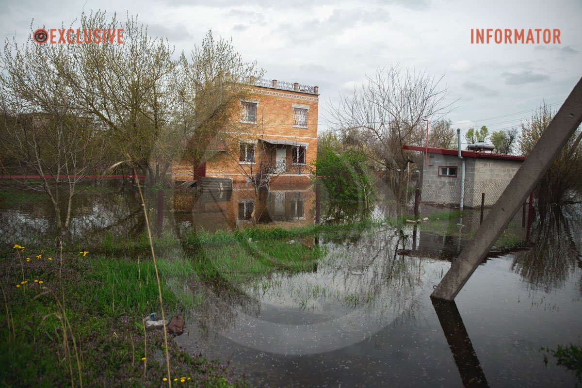 Дачі повністю затопило