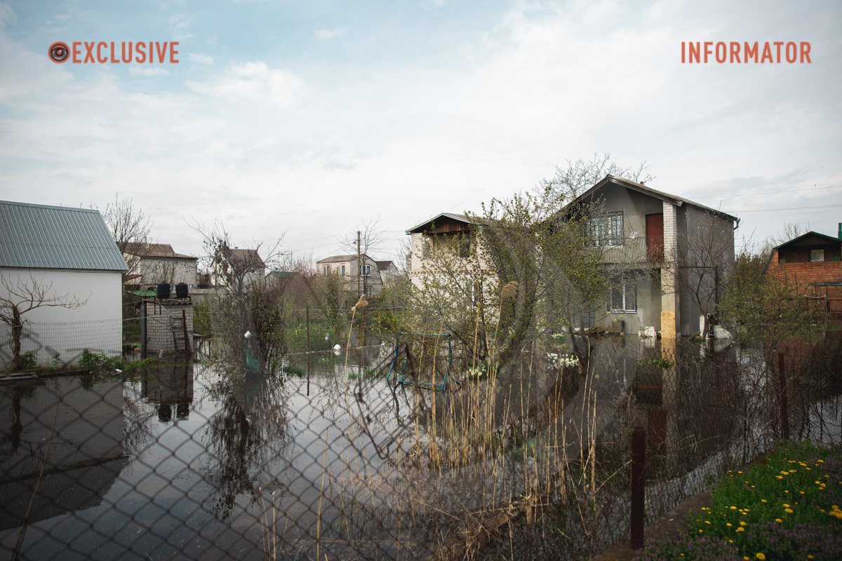 Усе перетворилося на суцільне озеро