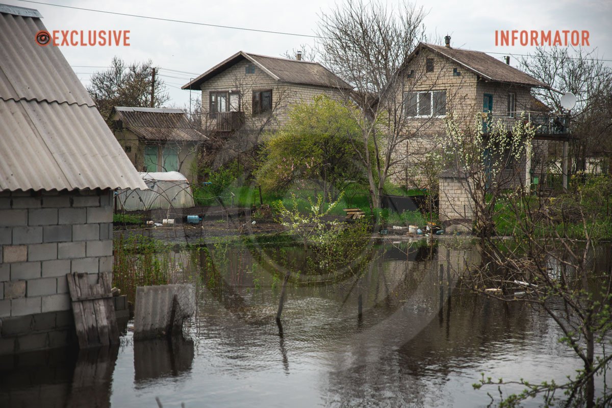Багато людей виїхали