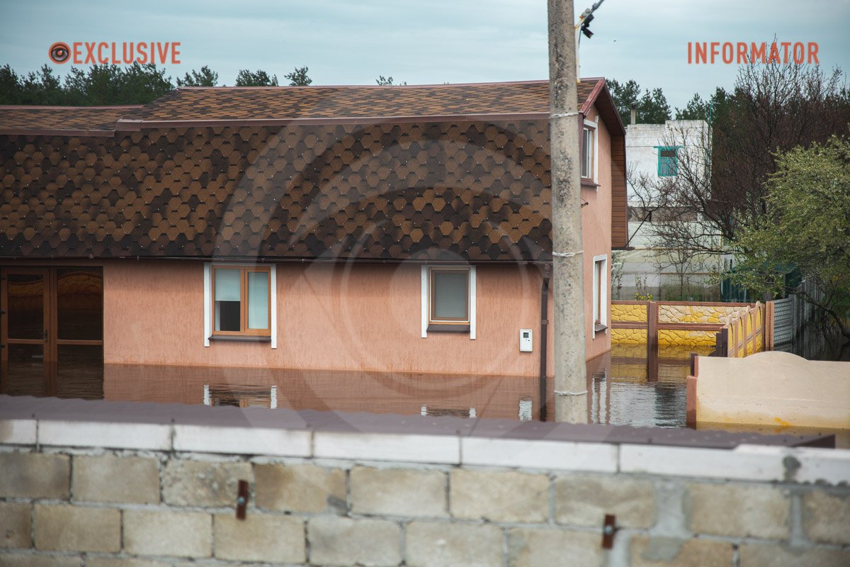 Перший поверх затопило