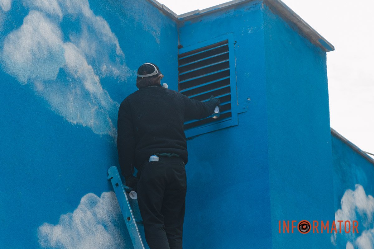 Над муралом працювали тиждень Над муралом працювали тиждень