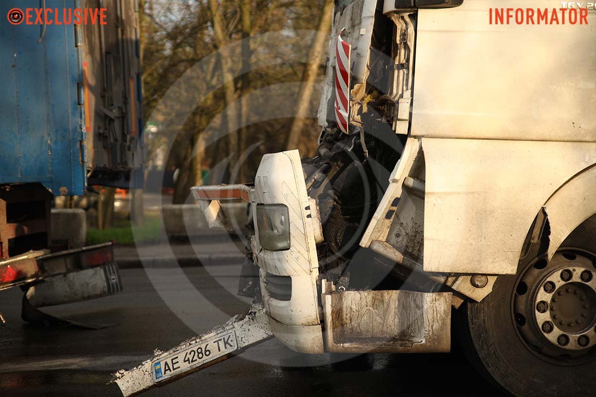 Зламана вантажівка