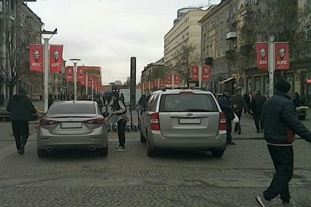 "Дотримуються всіх правил паркування"