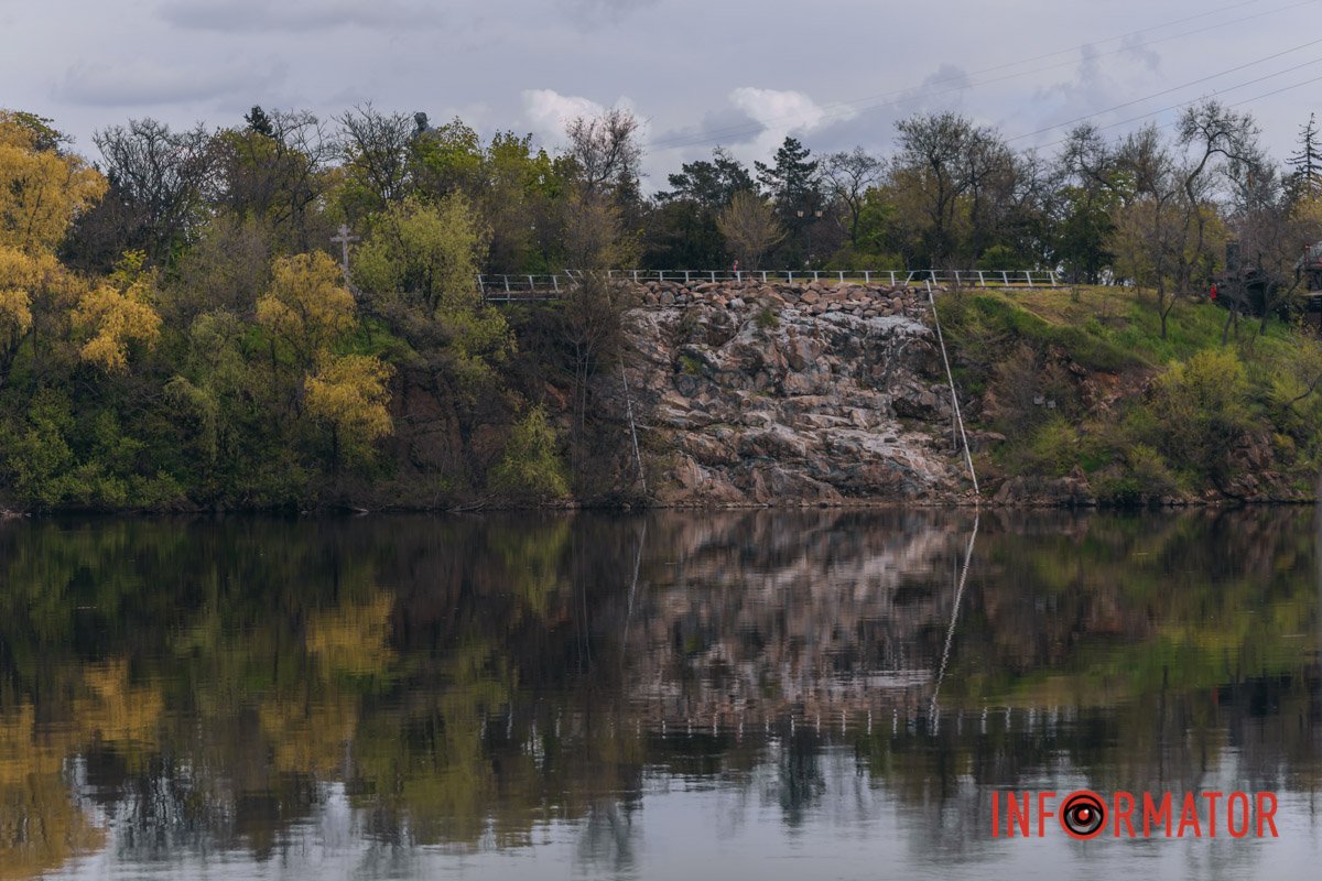 Монастирський острів