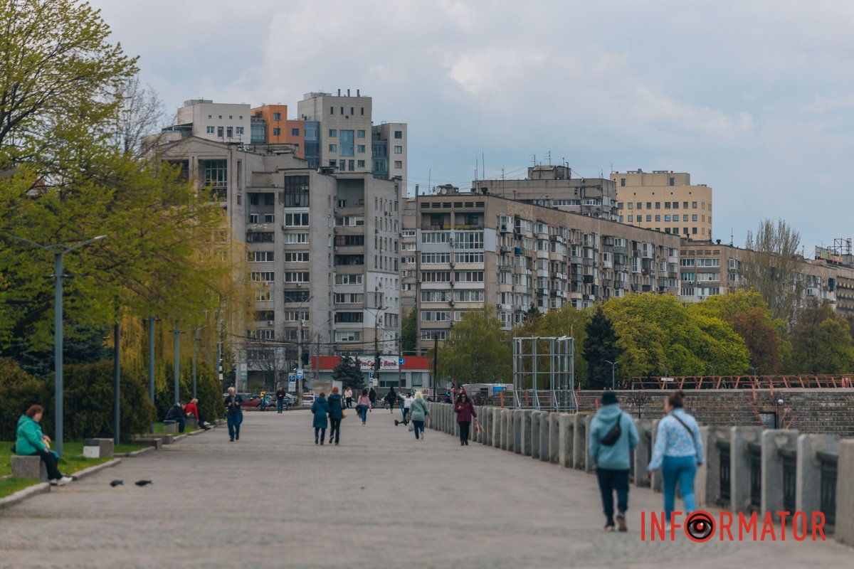 Люди насолоджуються кожною миттю