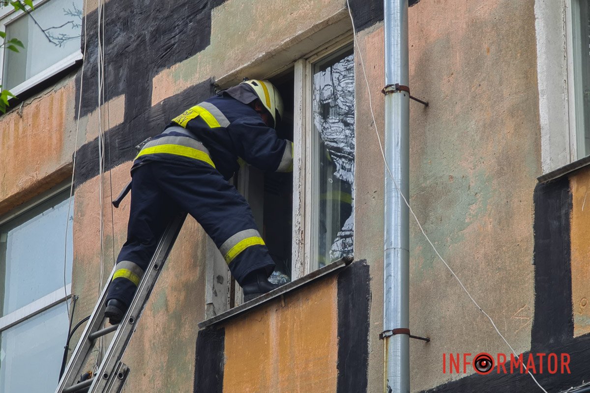 Рятувальники потрапили до оселі через вікно