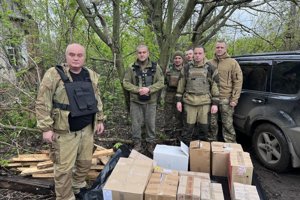 Захисникам передали автівку від ГО «Бджола»