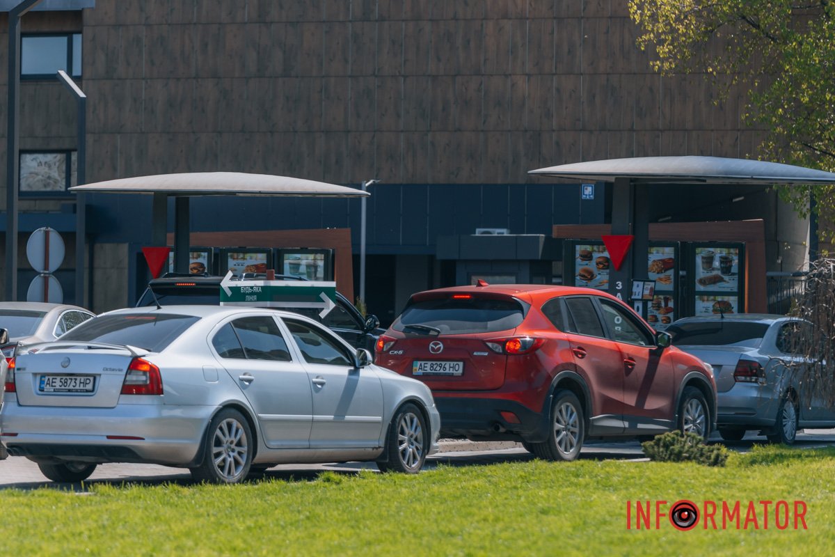 На другий день роботи черги нікуди не зникли