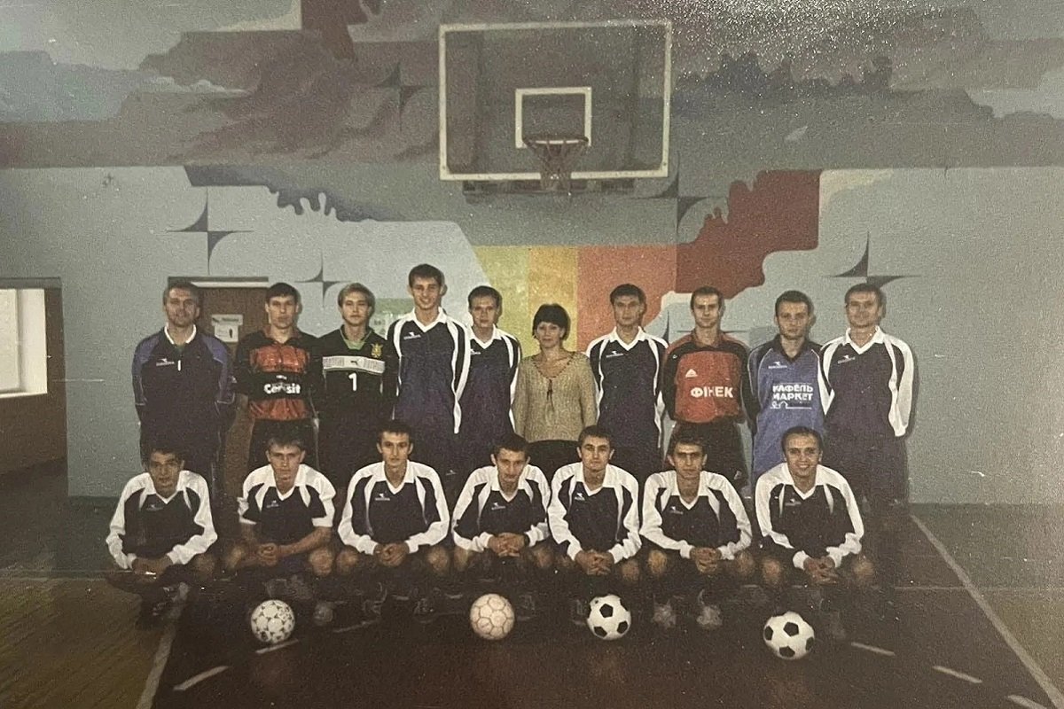 Петренко разом із командою. Facebook Олександра Юзика