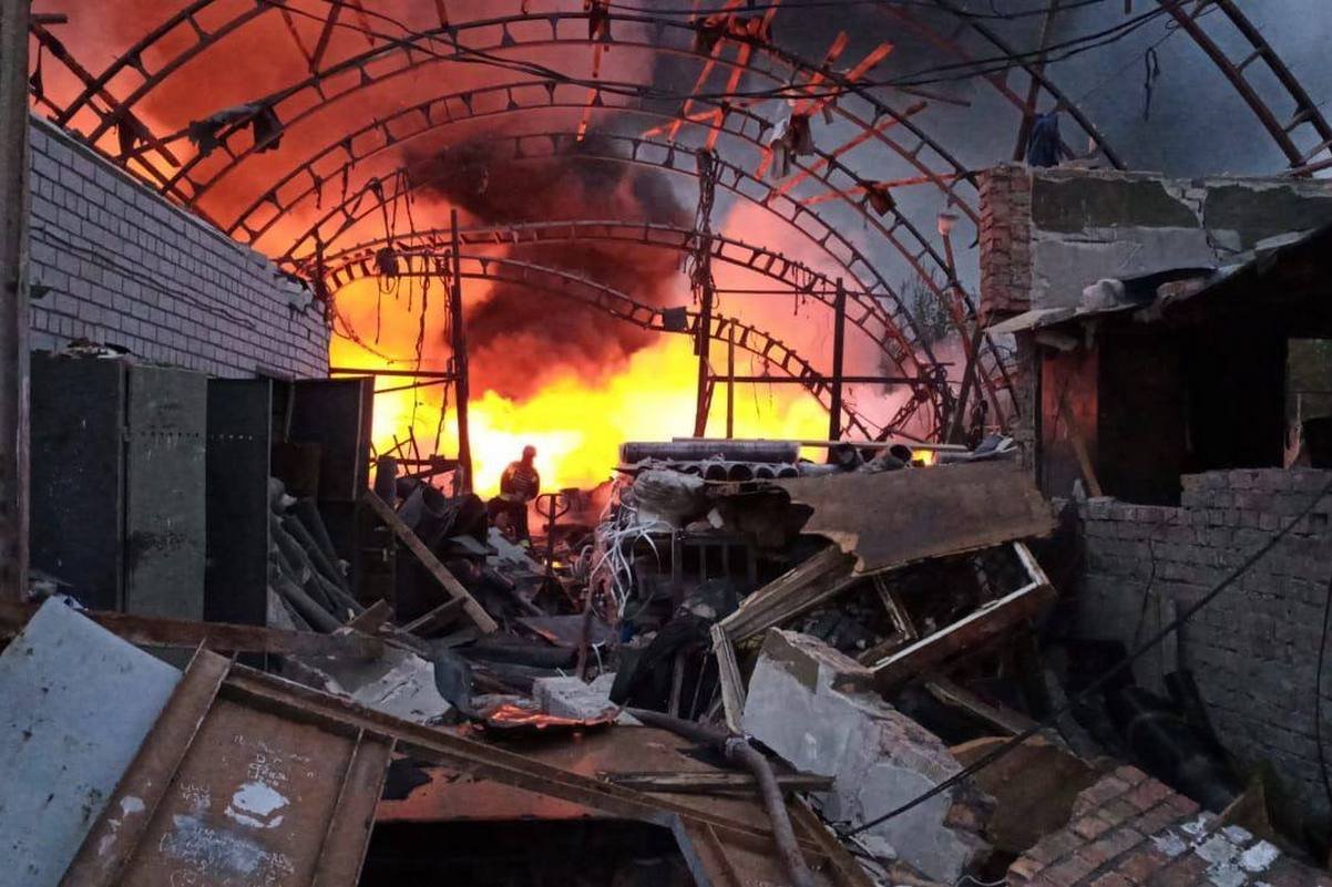 Двоє людей загинули, ще четверо - отримали поранення Двоє людей загинули, ще четверо - отримали поранення