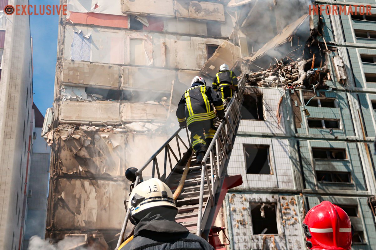 28 квітня в Умані ракета влучила у багатоповерхівку 28 квітня в Умані ракета влучила у багатоповерхівку