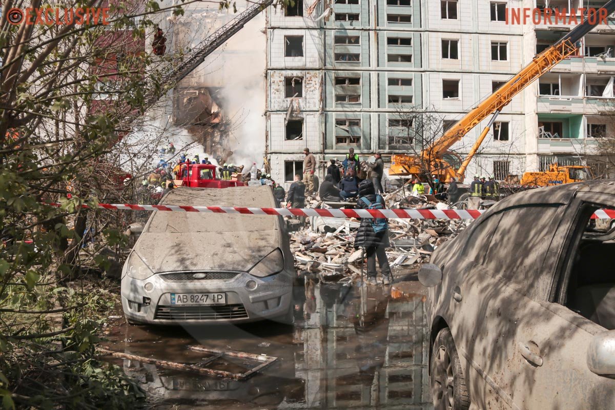 Один під'їзд будівлі майже «склався» Один під'їзд будівлі майже «склався»