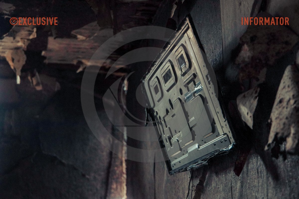 Також уламок пошкодив будівлю через вулицю Також уламок пошкодив будівлю через вулицю