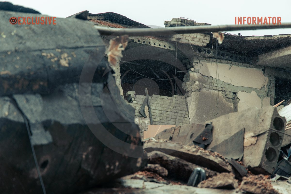 Другий поверх зруйновано Другий поверх зруйновано