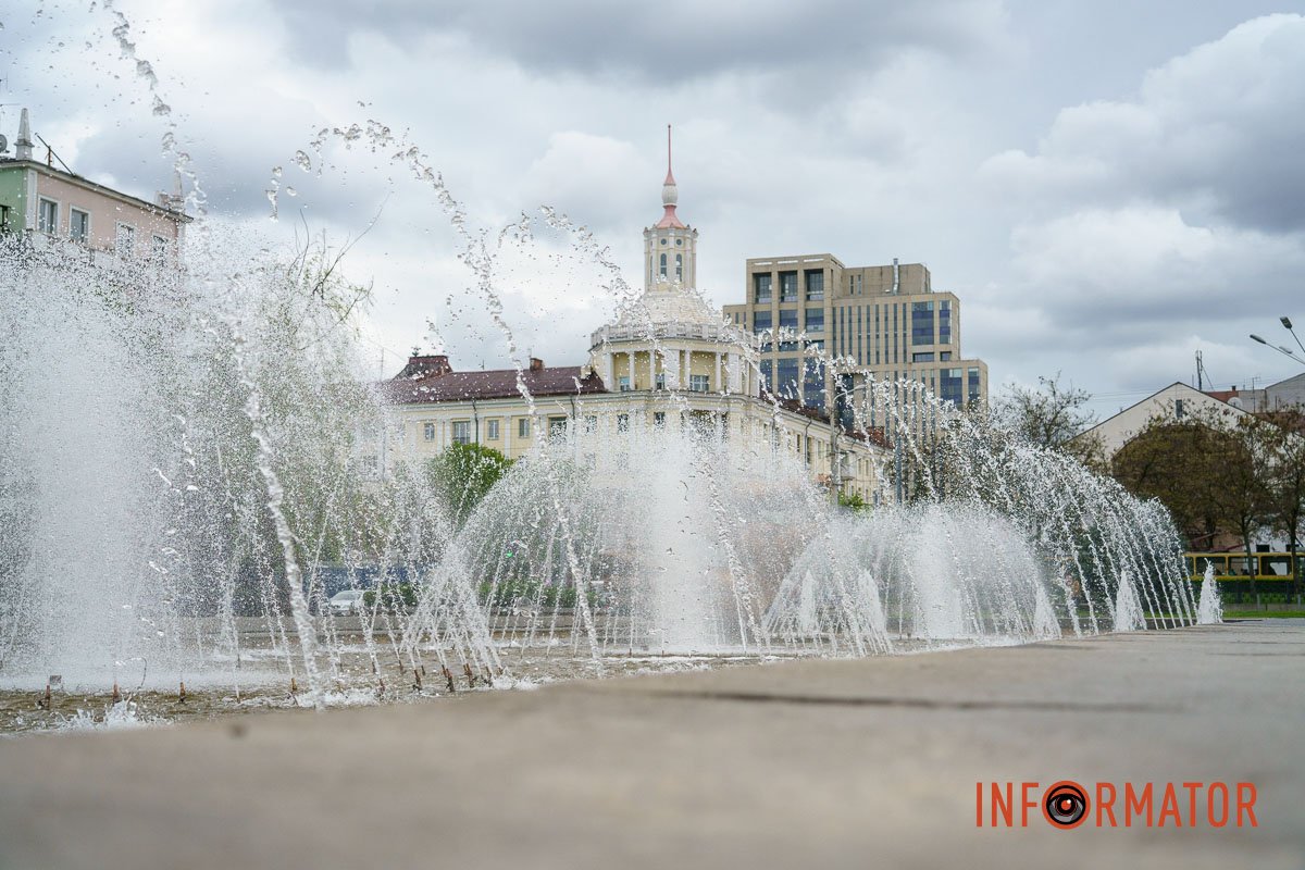 Майже дістає вершини