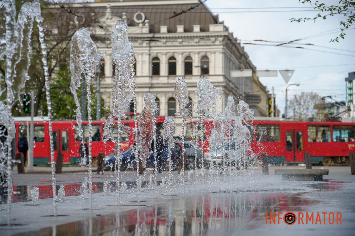 Поїхав працювати