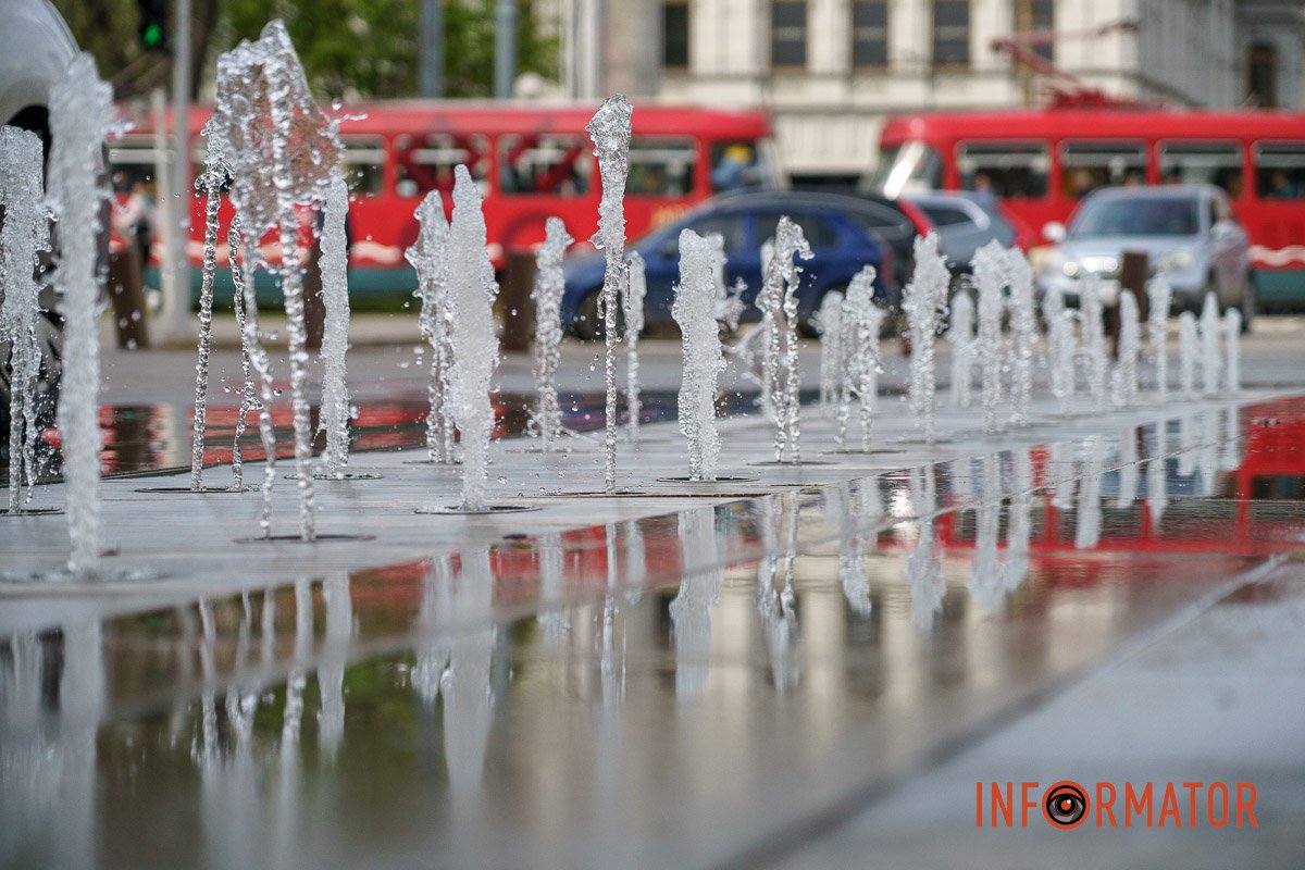 Курсує цілий день