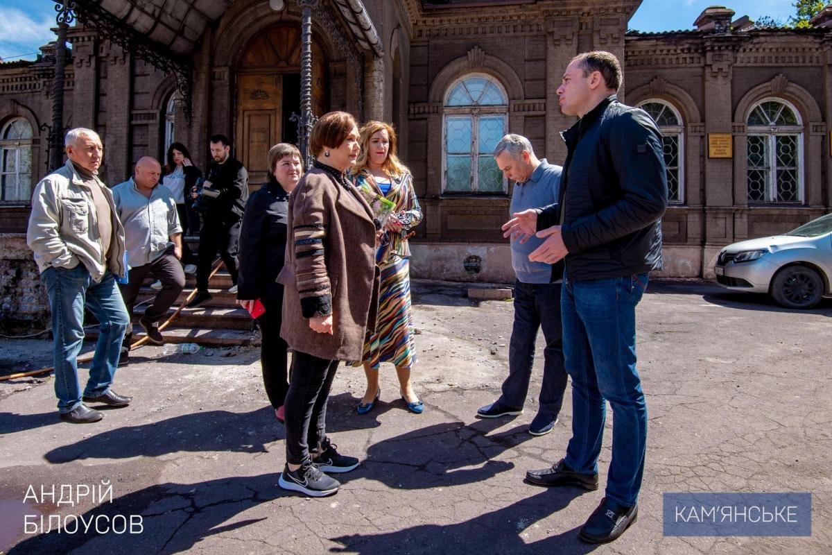 Приводять до ладу і будівлю майбутнього дитячого лялькового театру, де раніше був музей ДМК