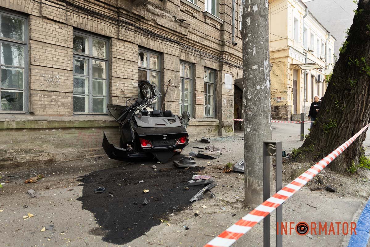 Все, що залишилося від автівки Все, що залишилося від автівки