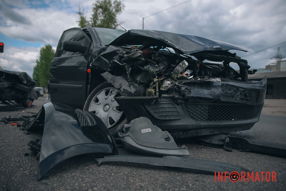 Обидва транспортні засоби пошкоджені