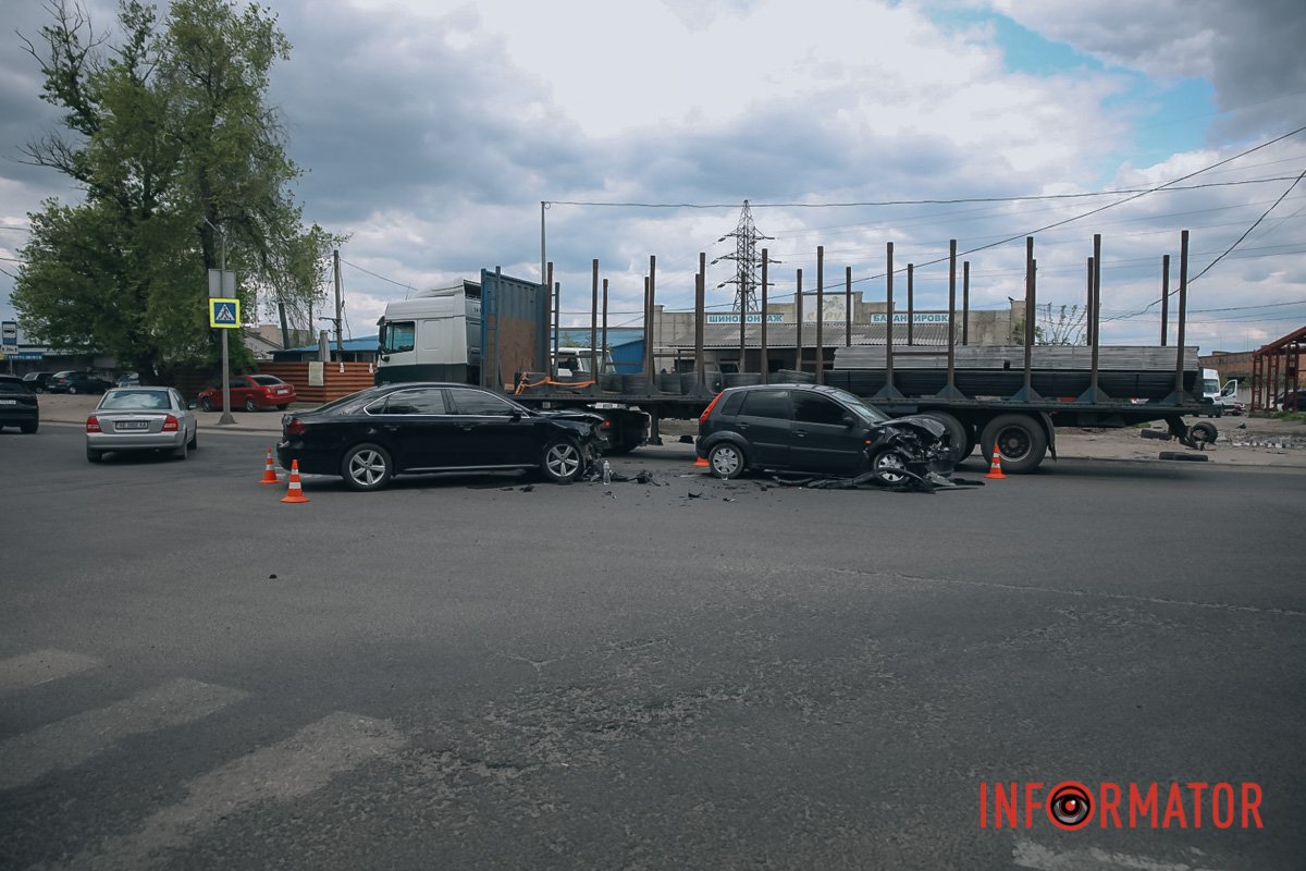 ДТП на перехресті Калнишевського та Старочумацької