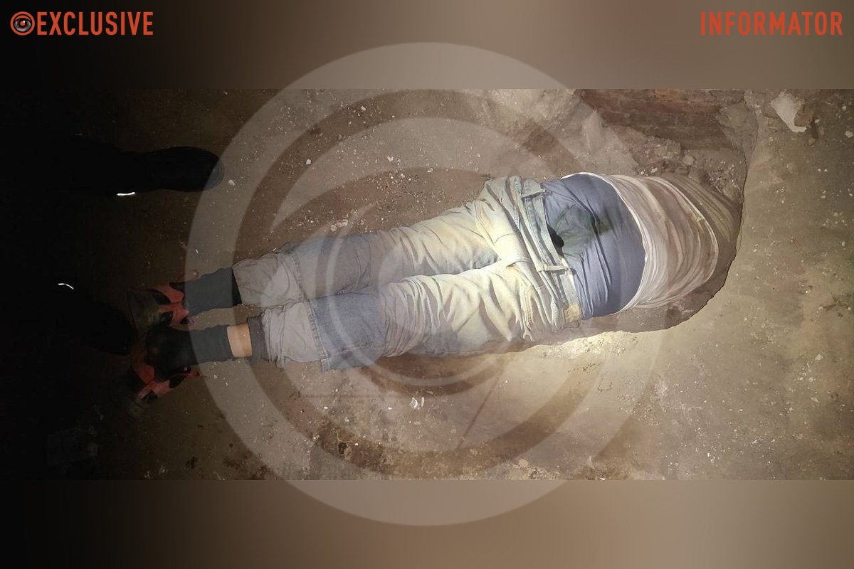 10 травня у Дніпрі на вулиці Савченка знайшли труп чоловіка 10 травня у Дніпрі на вулиці Савченка знайшли труп чоловіка