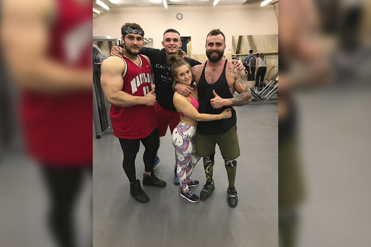 З друзями. Фото: Оксана Ведмідь З друзями. Фото: Оксана Ведмідь